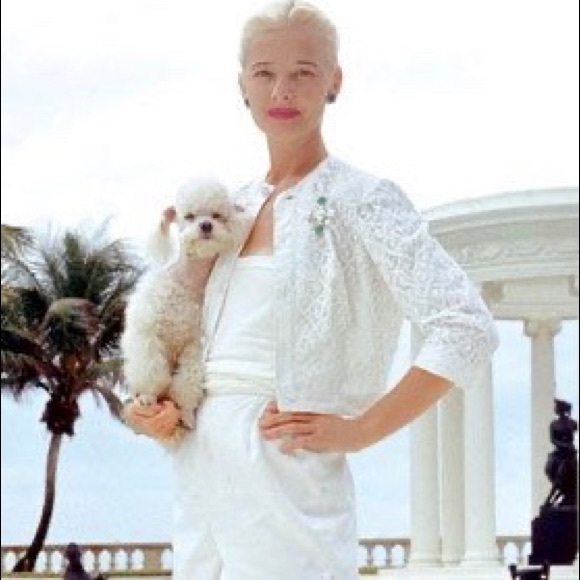 “Trendy is the last stage before tacky." - Picture 1 of 8